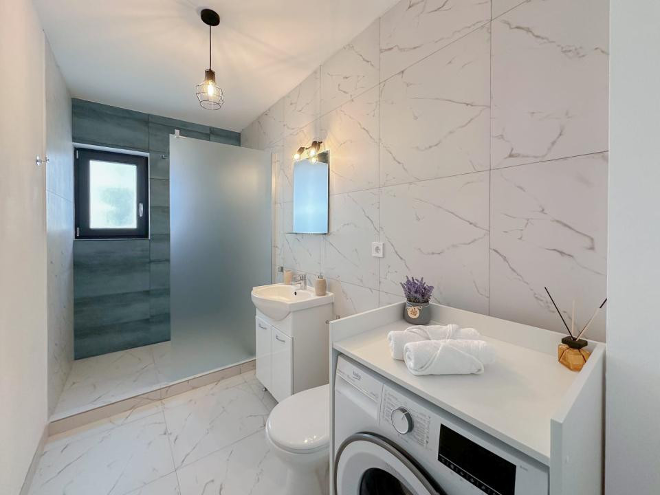 Închiriez apartament 2 camere - zona Doamna Stanca