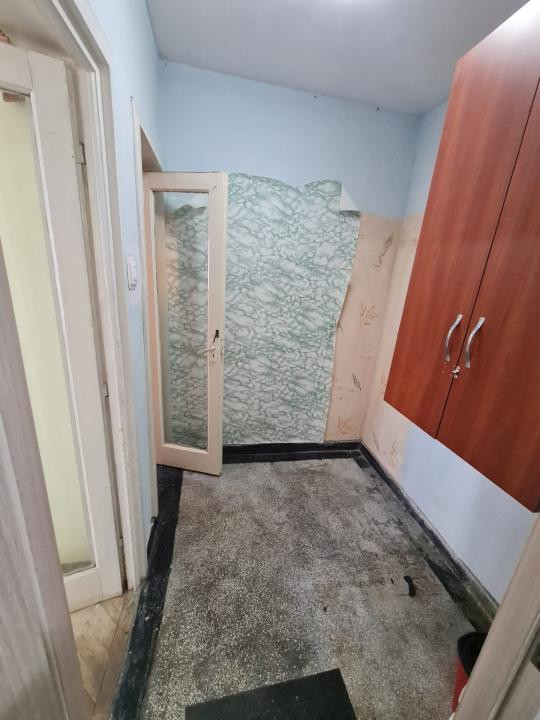 Apartament cu 2 camere langa Palas, et.1, circular!