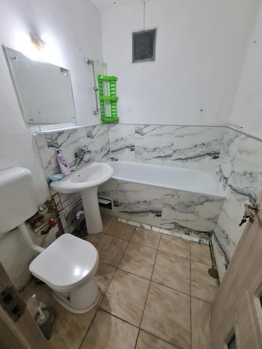 Apartament cu 2 camere langa Palas, et.1, circular!