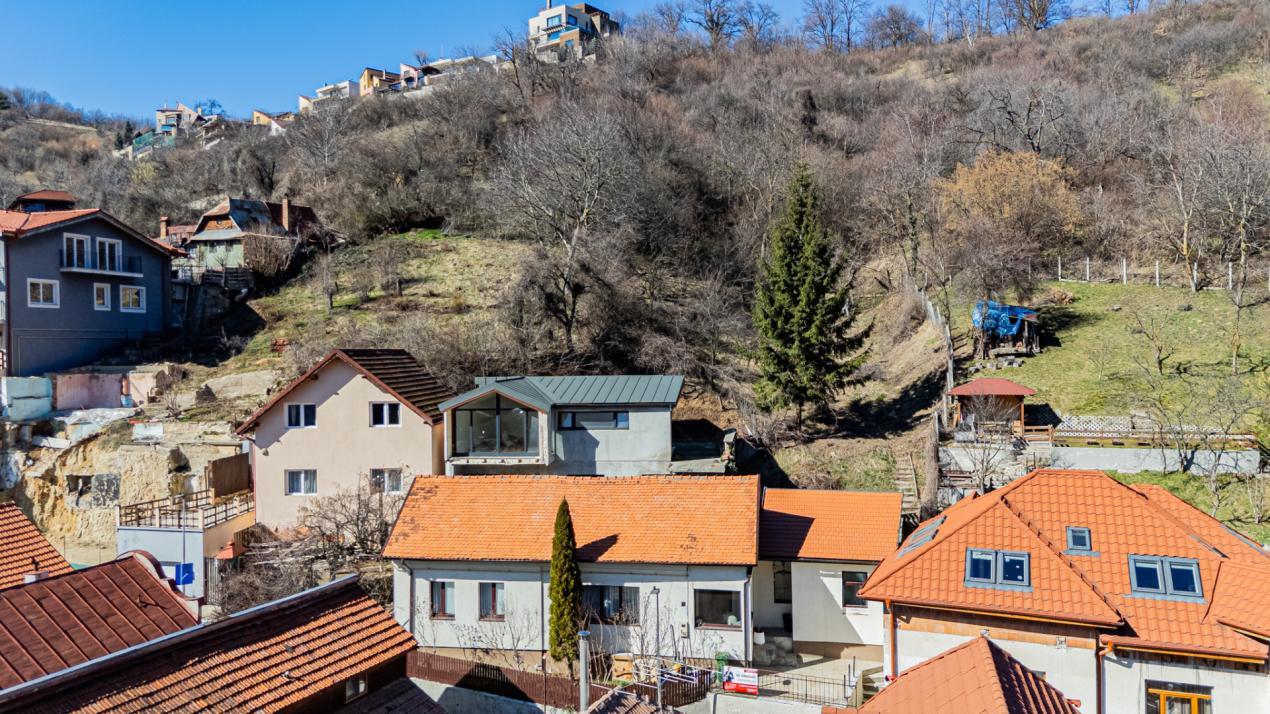 Vânzare casă, teren 1128 mp, singur în curte - Cartier Schei