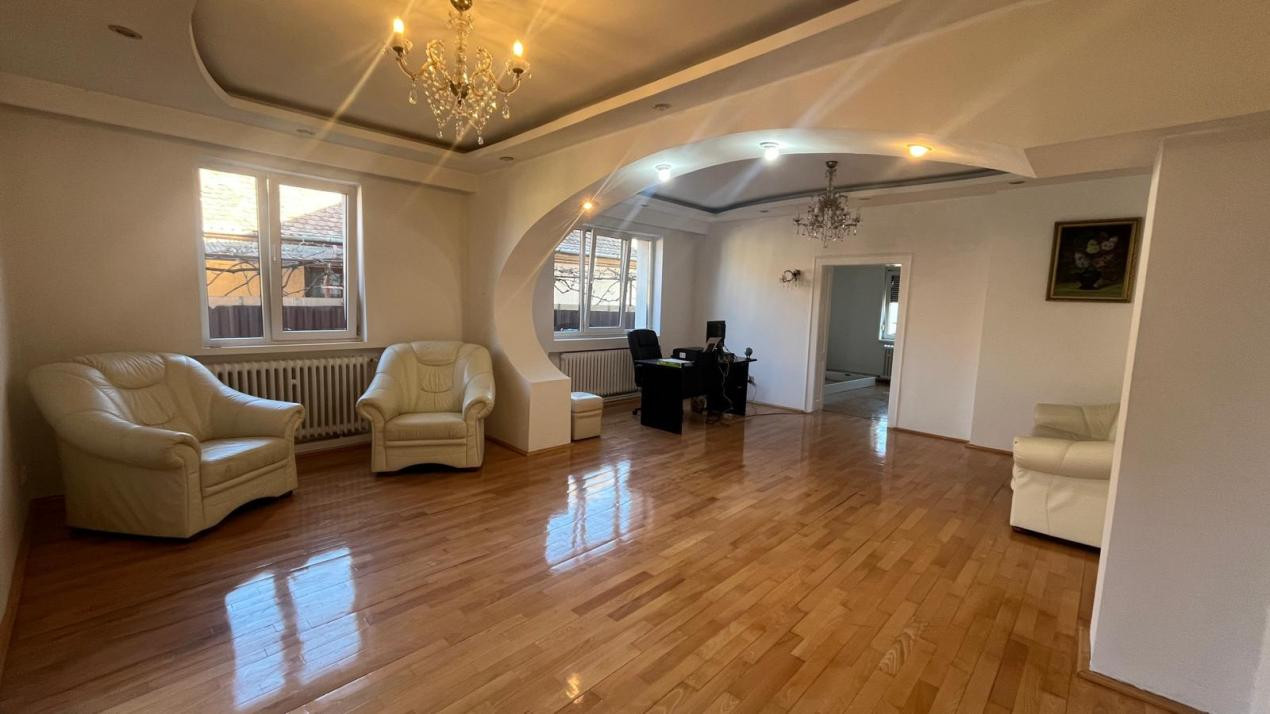 Casă individuală de închiriat – 4 camere, curte și terasă – Terezian