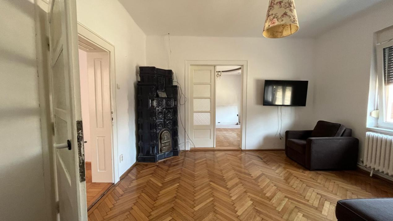 Casă individuală de închiriat – 4 camere, curte și terasă – Terezian