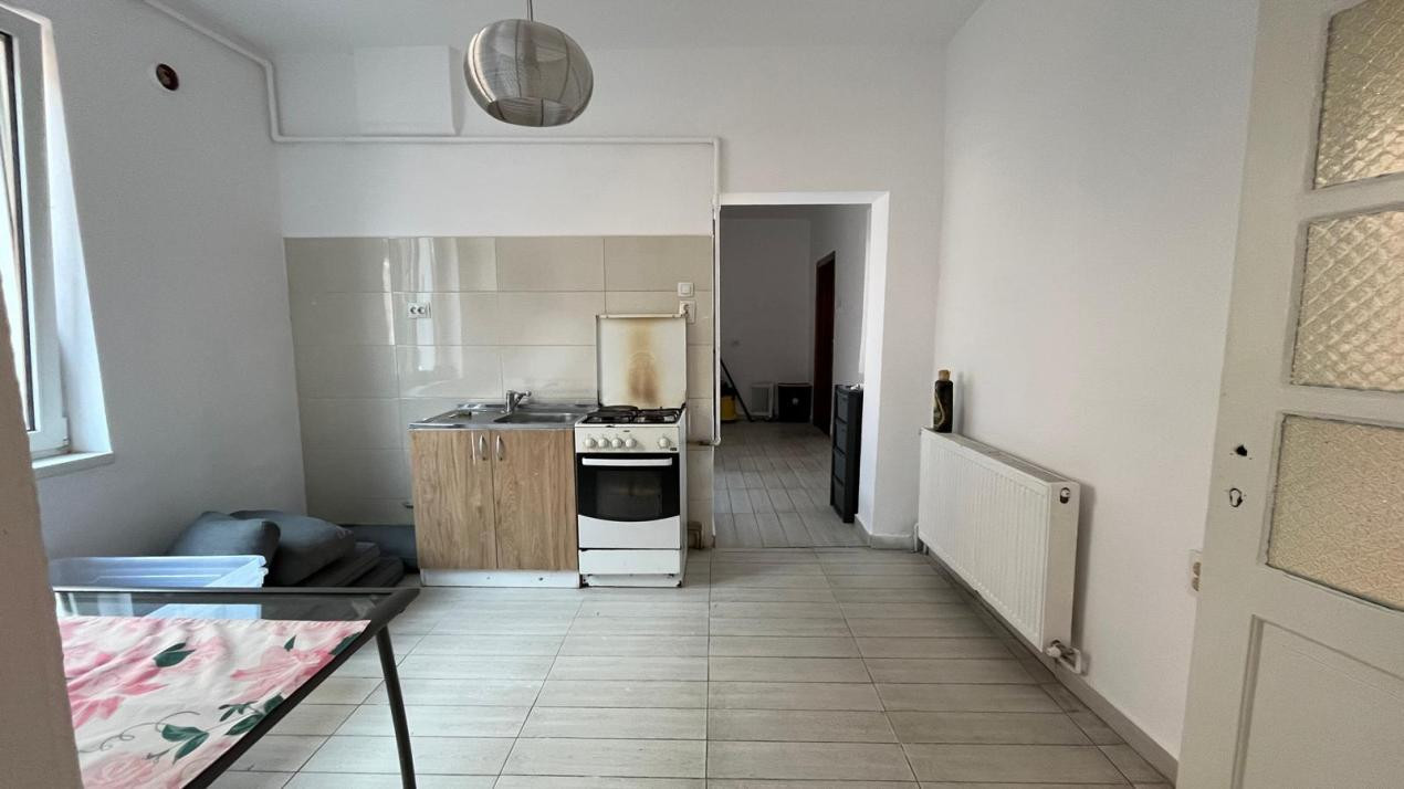 Casă individuală de închiriat – 4 camere, curte și terasă – Terezian