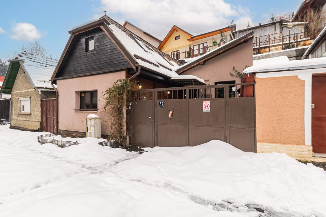 Casă cochetă de închiriat în Schei , Comision 0%