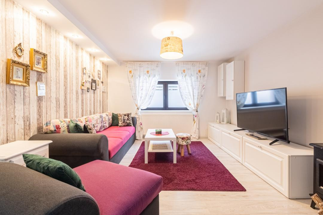 Casă cochetă de închiriat în Schei , Comision 0%