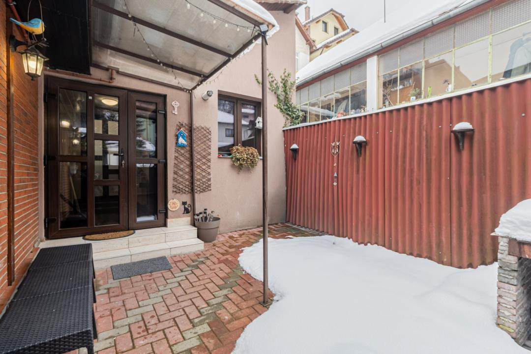 Casă cochetă de închiriat în Schei , Comision 0%