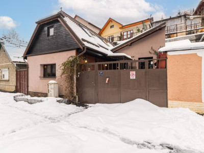 Casă cochetă de închiriat în Schei , Comision 0%