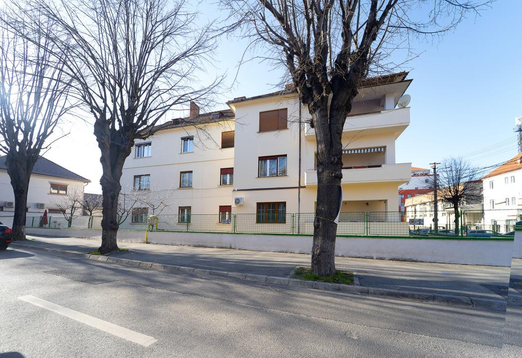 Apartament Interbelic de 4 camere– Str. Independenței nr. 10, Sibiu