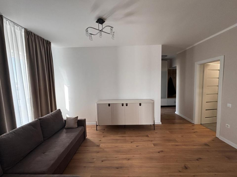 Apartament 3 camere modern, mobilat nou, 2 băi, etaj 5 cu lift – gata de mutare!