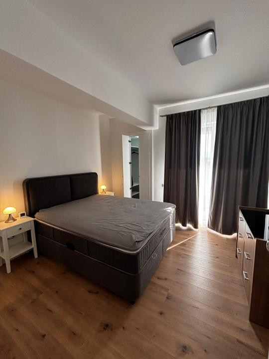 Apartament 3 camere modern, mobilat nou, 2 băi, etaj 5 cu lift – gata de mutare!