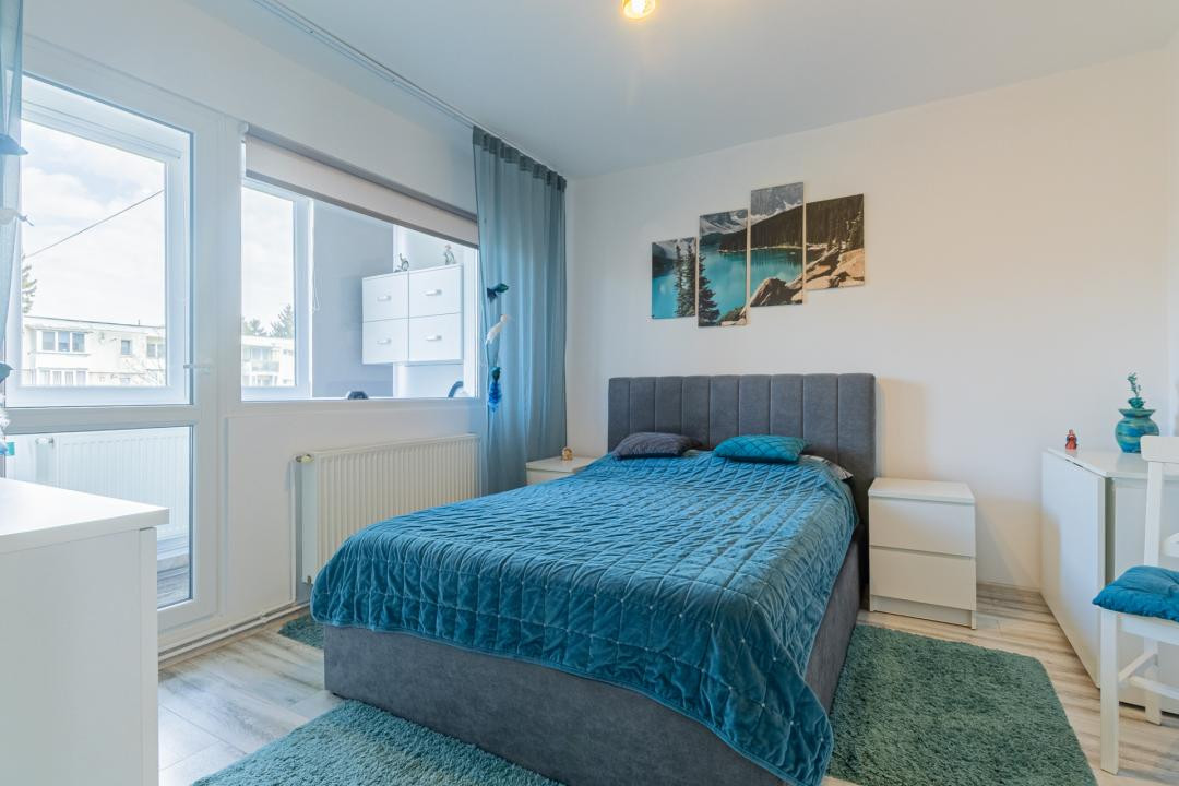 Vânzare apartament cu 3 camere, mobilat și utilat, strada Neptun