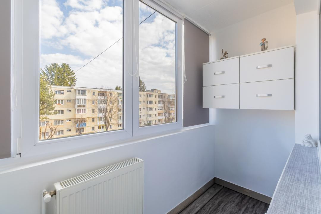 Vânzare apartament cu 3 camere, mobilat și utilat, strada Neptun
