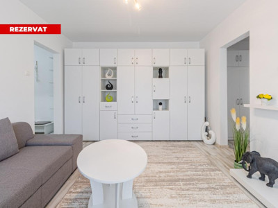 REZERVAT - Vânzare apartament cu 3 camere, mobilat și utilat, strada Neptun