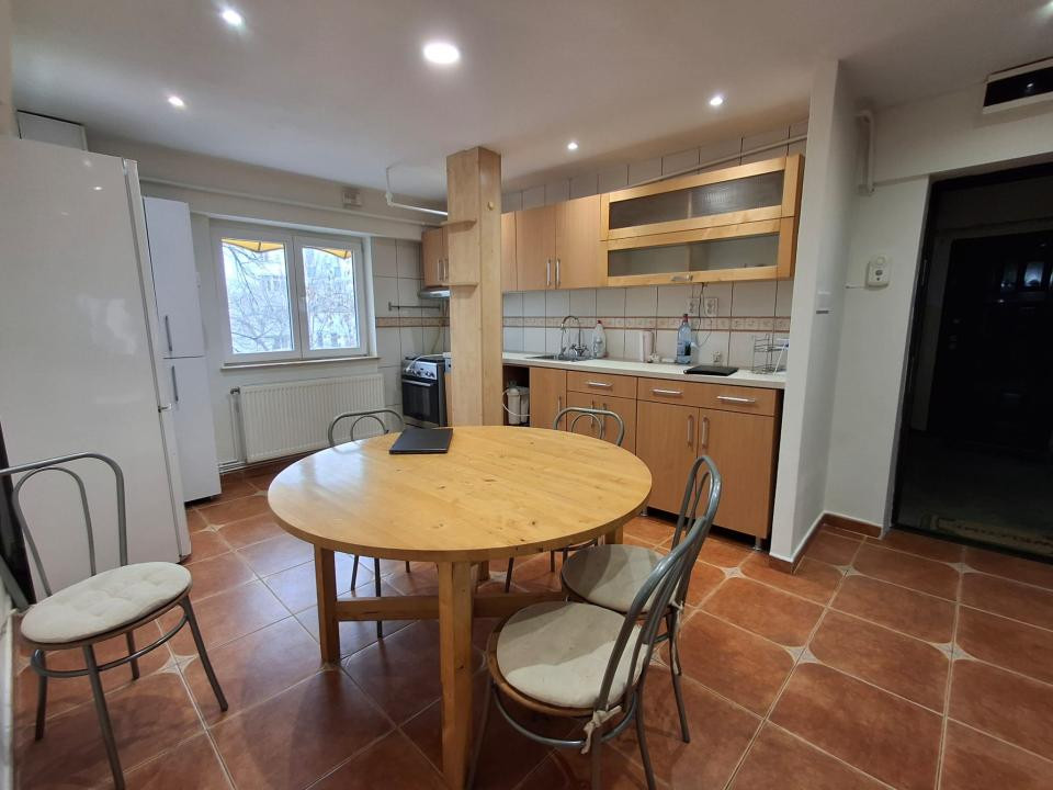 Apartament modern 3 camere • decomandat • Închiriere