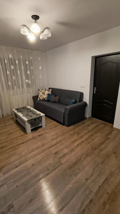 Apartament cu 2 camere semidecomandate, etaj 2, renovat, in Tatarasi!