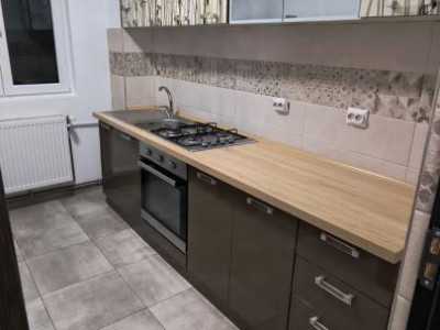 Apartament cu 2 camere semidecomandate, etaj 2, renovat, in Tatarasi!