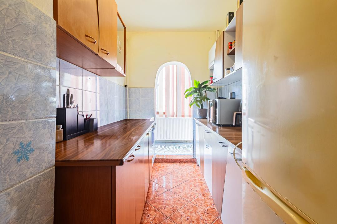 Apartament 3 camere de vanzare -Bartolomeu 