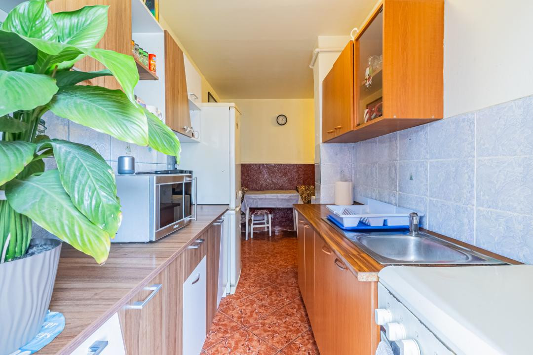 Apartament 3 camere de vanzare -Bartolomeu 