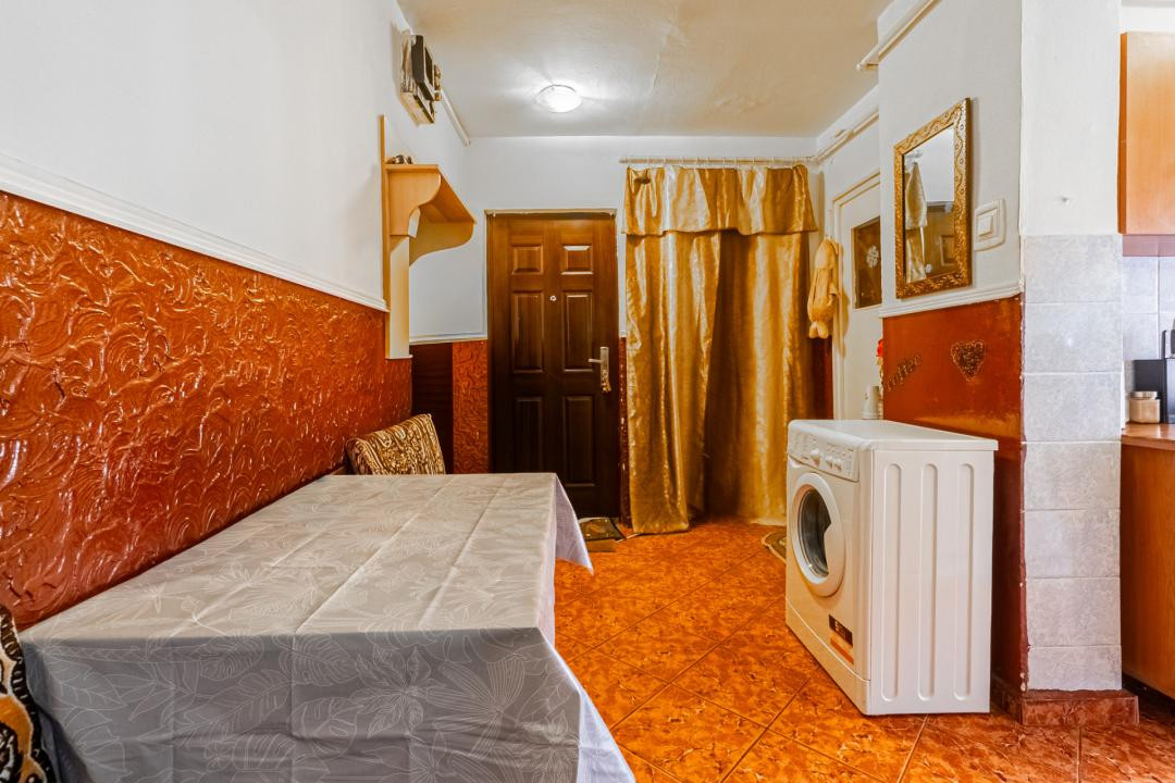 Apartament 3 camere de vanzare -Bartolomeu 