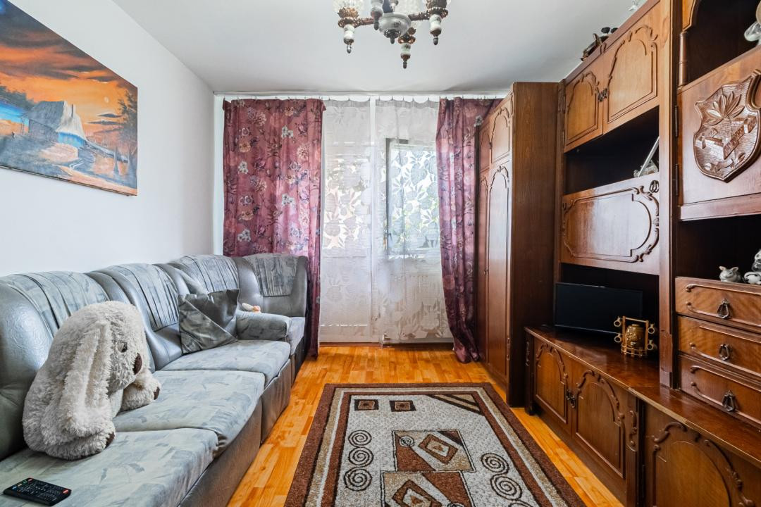 Apartament 3 camere de vanzare -Bartolomeu 