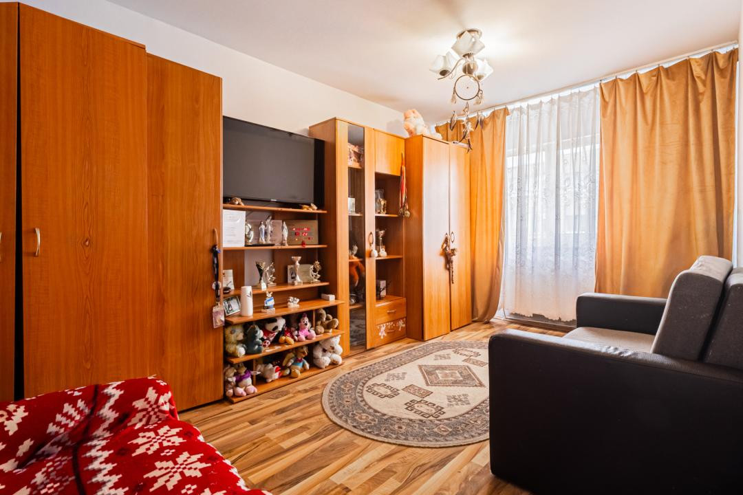 Apartament 3 camere de vanzare -Bartolomeu 