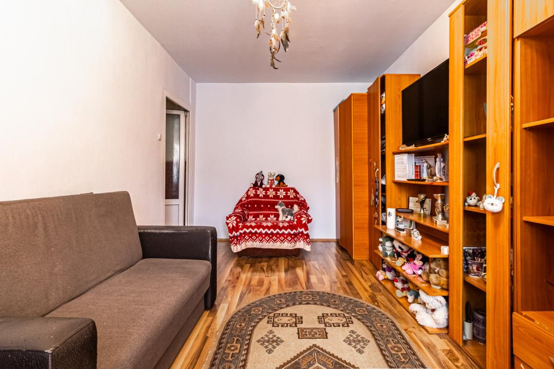 Apartament 3 camere de vanzare -Bartolomeu 