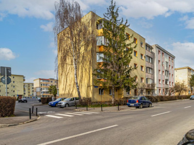 Apartament 3 camere de vanzare -Bartolomeu 