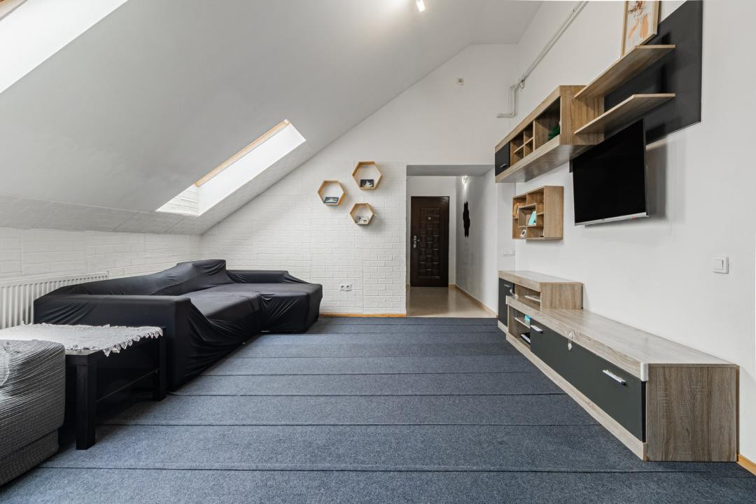 De vanzare 3 camere Sanpetru 