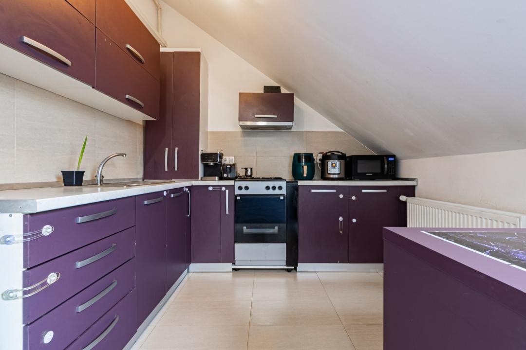 De vanzare 3 camere Sanpetru 