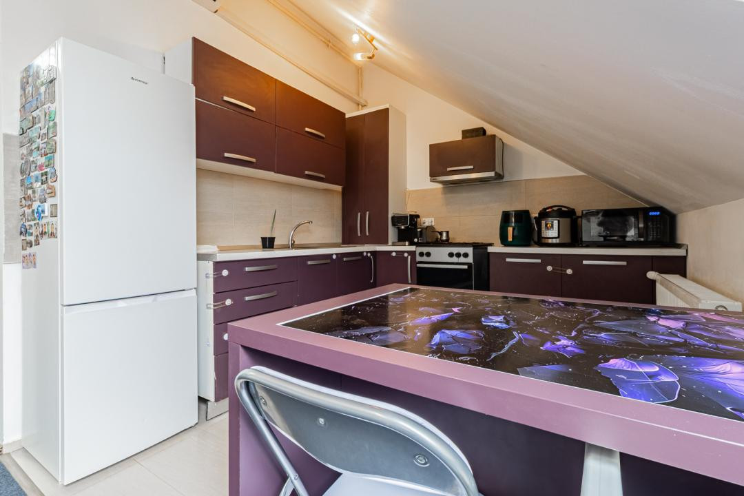 De vanzare 3 camere Sanpetru 