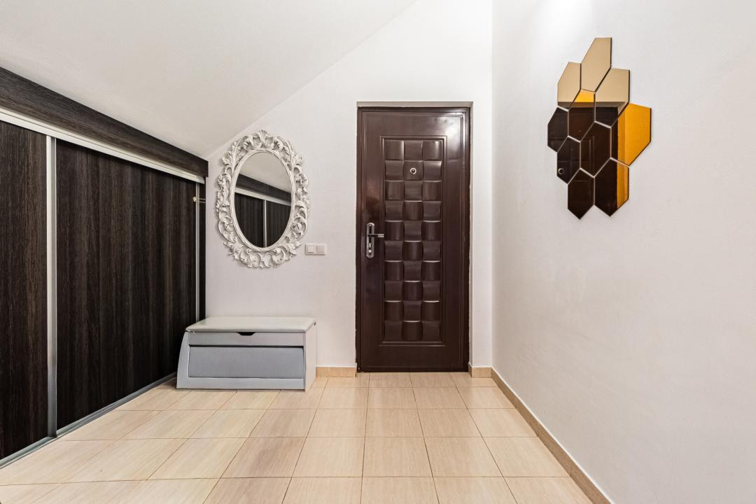 De vanzare 3 camere Sanpetru 