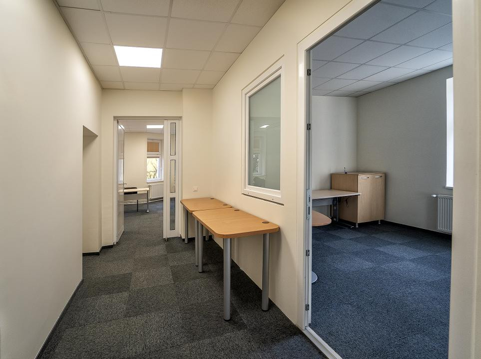 Sediul tău în Sibiu Clădire de birouri, independență energetică, parcare privată