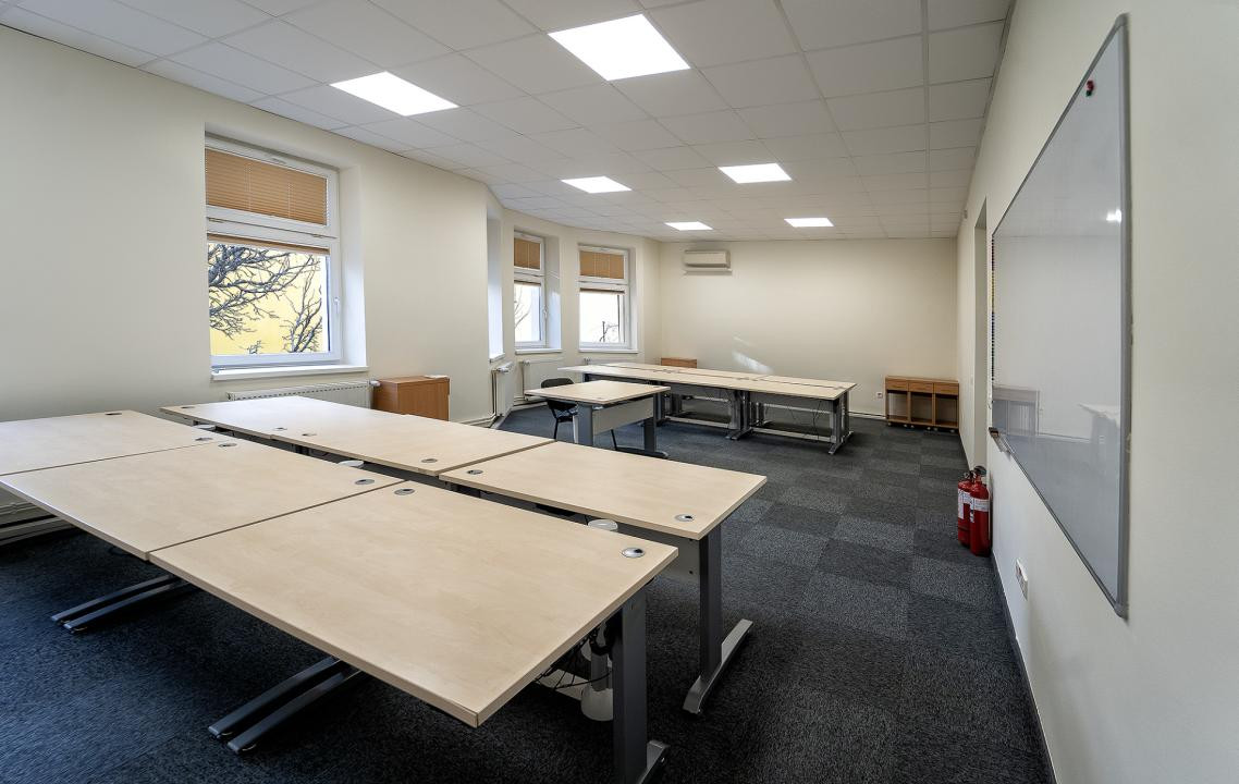 Sediul tău în Sibiu Clădire de birouri, independență energetică, parcare privată