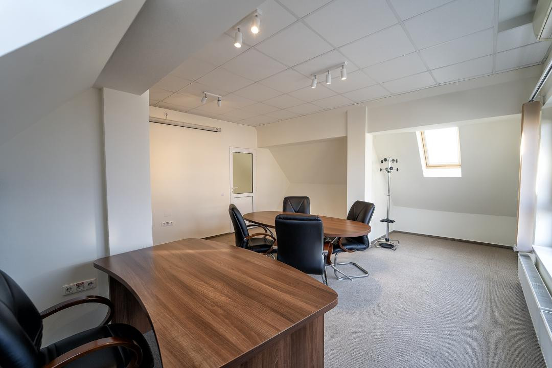 Sediul tău în Sibiu Clădire de birouri, independență energetică, parcare privată