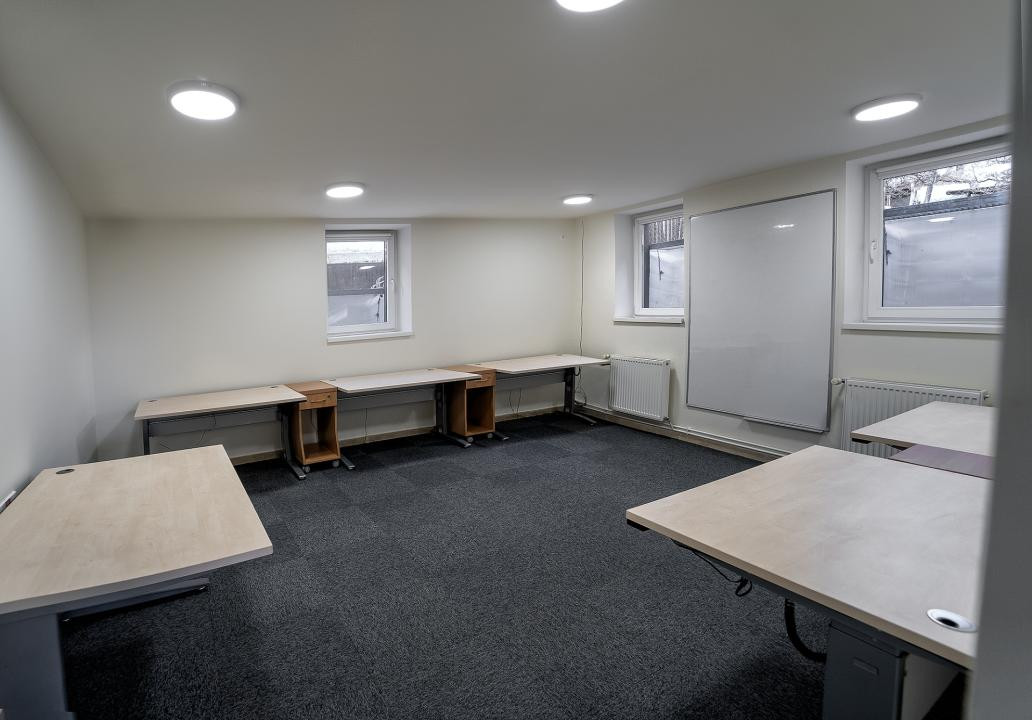 Rent-to-Buy în Sibiu: Birouri A+, Panouri Fotovoltaice, 6 parcări și stație EV