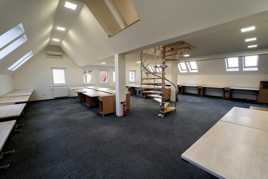 Rent-to-Buy în Sibiu: Birouri A+, Panouri Fotovoltaice, 6 parcări și stație EV