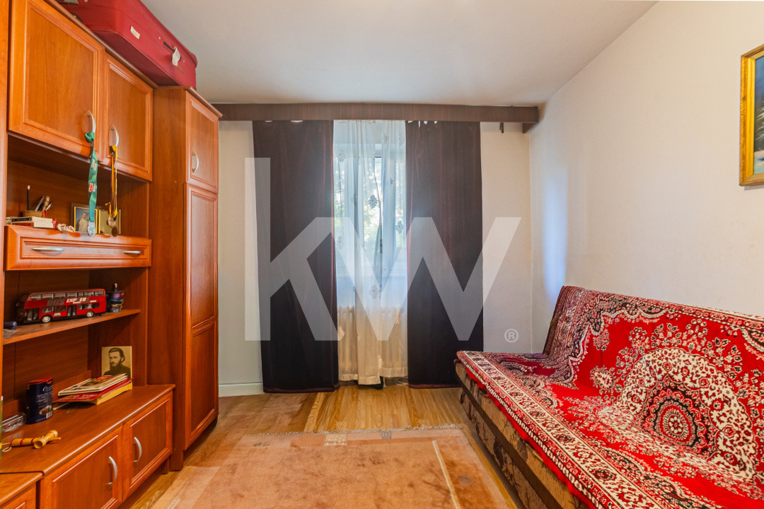 Oportunitate!! Apartament 3 camere decomandat la pret de garsonieră -COMISION 0%