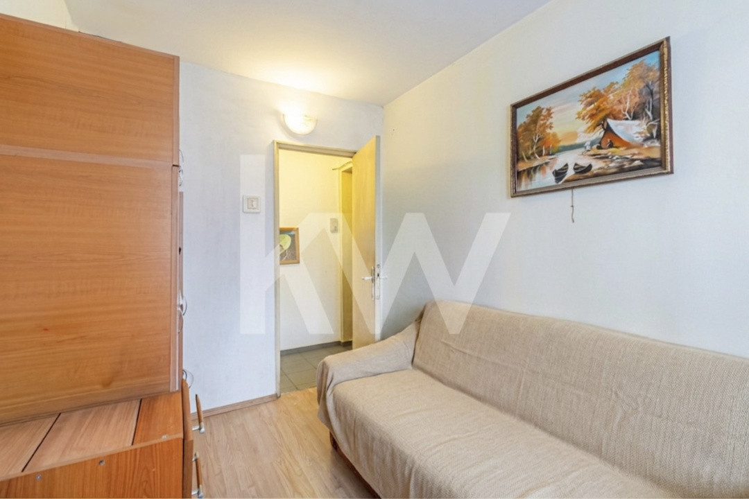Oportunitate!! Apartament 3 camere decomandat la pret de garsonieră!!