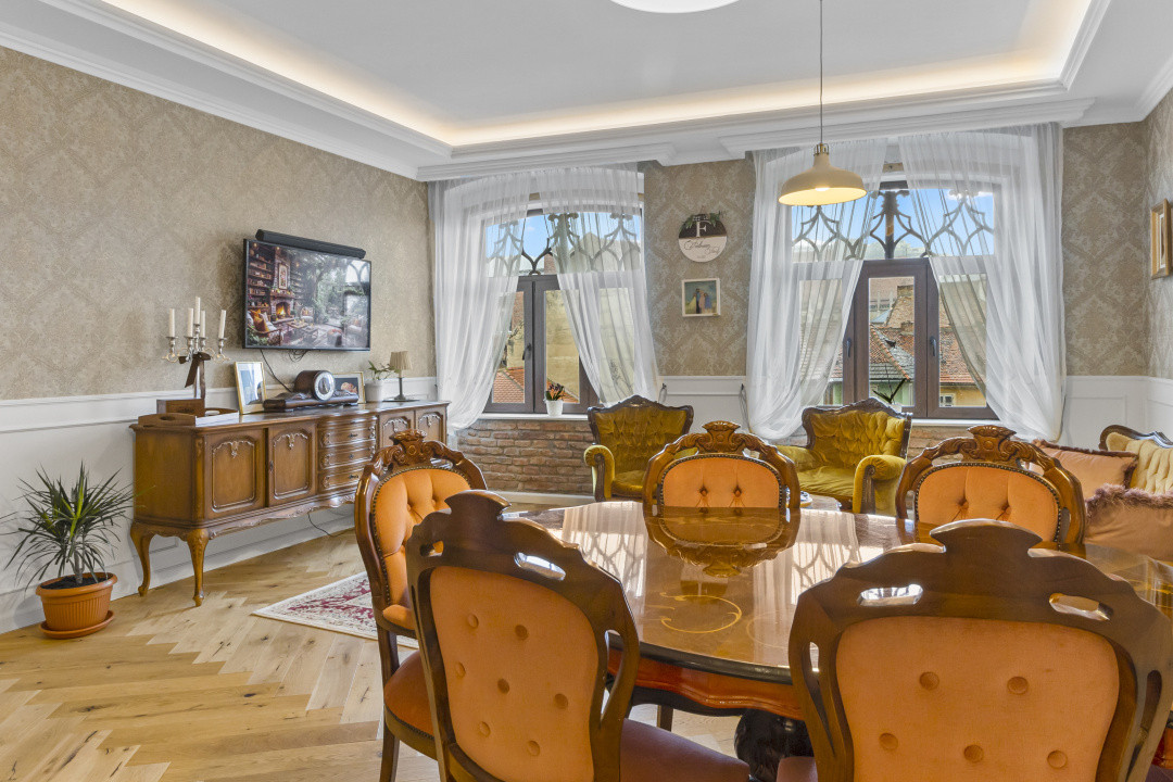Apartament unic in centrul Brasovului | 142 mp | Terasă cu vedere spre Tâmpa |