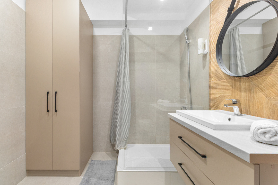 Apartament modern cu 2 camere, 66 mp, LUX– lângă Coresi Mall, Comision 0%