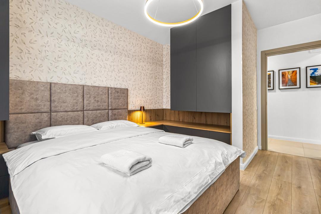 Apartament 3 camere modern ,Tractorul, Brașov - Parcare inclusă , Comision 0%