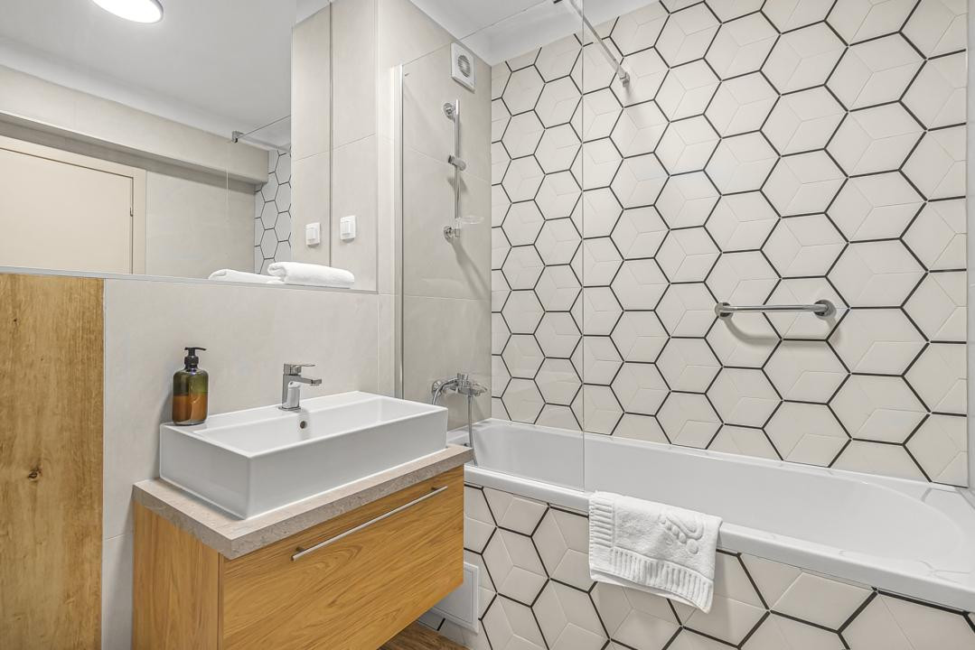 Apartament 3 camere modern ,Tractorul, Brașov - Parcare inclusă , Comision 0%