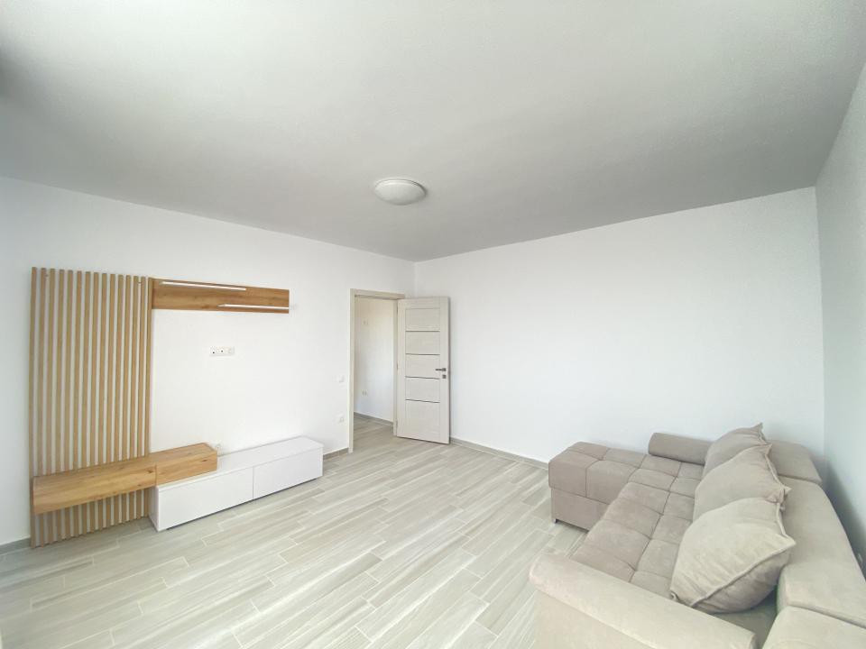 Apartament 2 camere de inchiriat buc. separata etaj 1 Doamna Stanca 