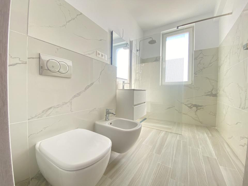 Apartament 2 camere de inchiriat buc. separata etaj 1 Doamna Stanca 