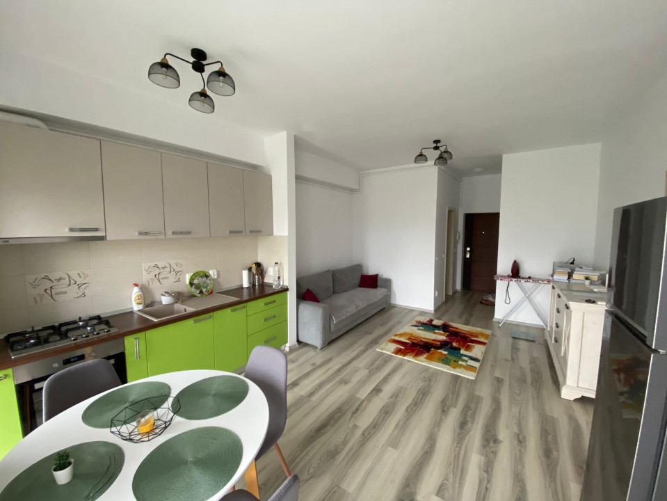 Apartament 2 camere de inchiriat 44 mpu parcare balcon zona Magnolia