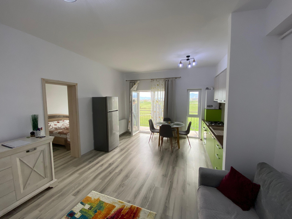 Apartament 2 camere de inchiriat 44 mpu parcare balcon zona Magnolia