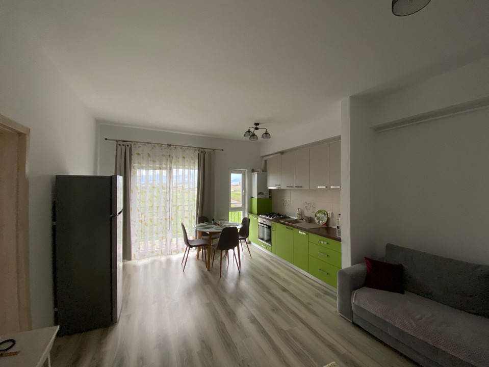 Apartament 2 camere de inchiriat 44 mpu parcare balcon zona Magnolia