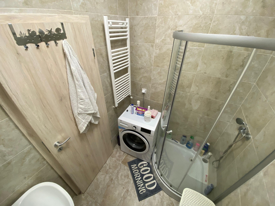 Apartament 2 camere de inchiriat 44 mpu parcare balcon zona Magnolia