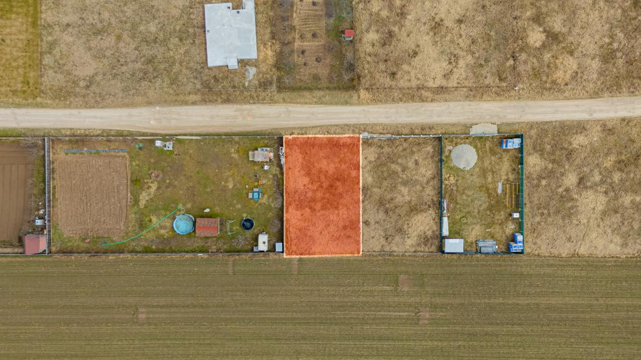 Teren intravilan Hărman, 500 mp, zonă bună, vecinătăți construite, comision 0%.