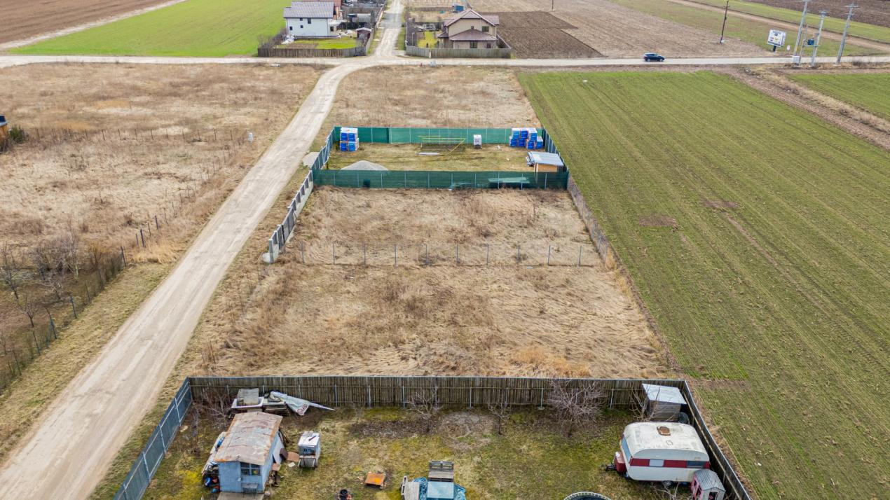 Teren intravilan Hărman, 500 mp, zonă bună, vecinătăți construite, comision 0%.